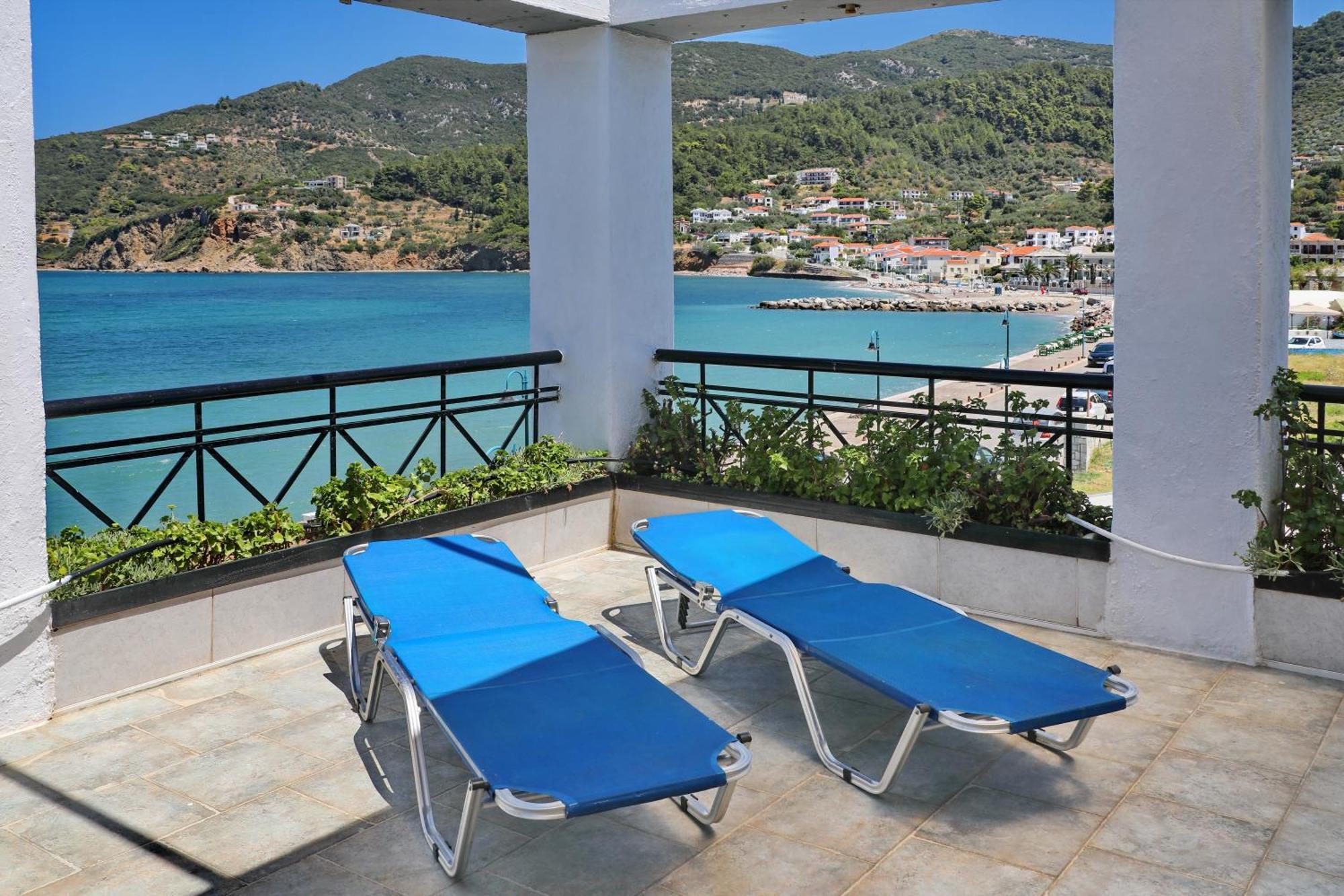 Mamma Mia Hotel Skopelos Town Exterior photo