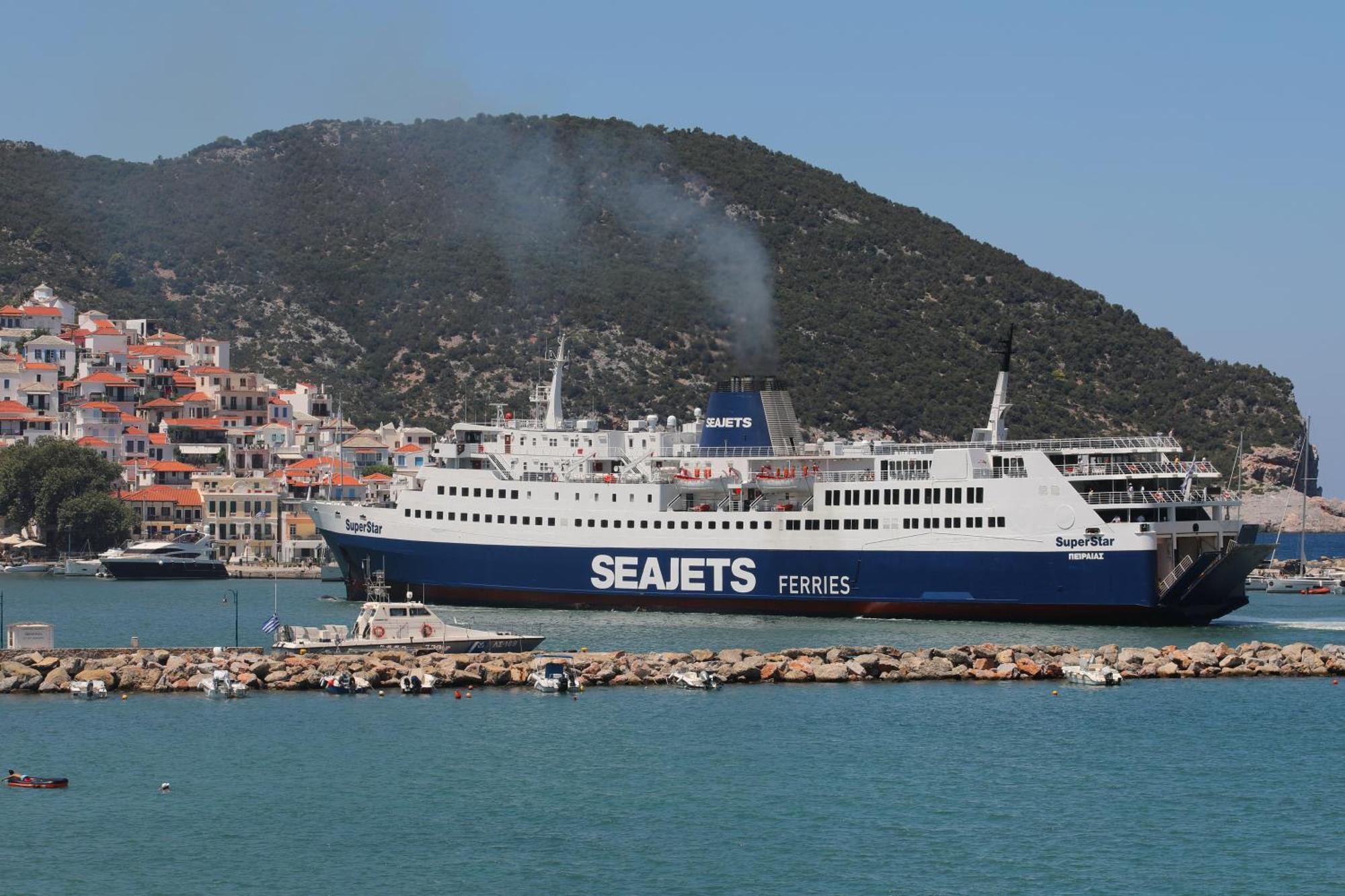 Mamma Mia Hotel Skopelos Town Exterior photo