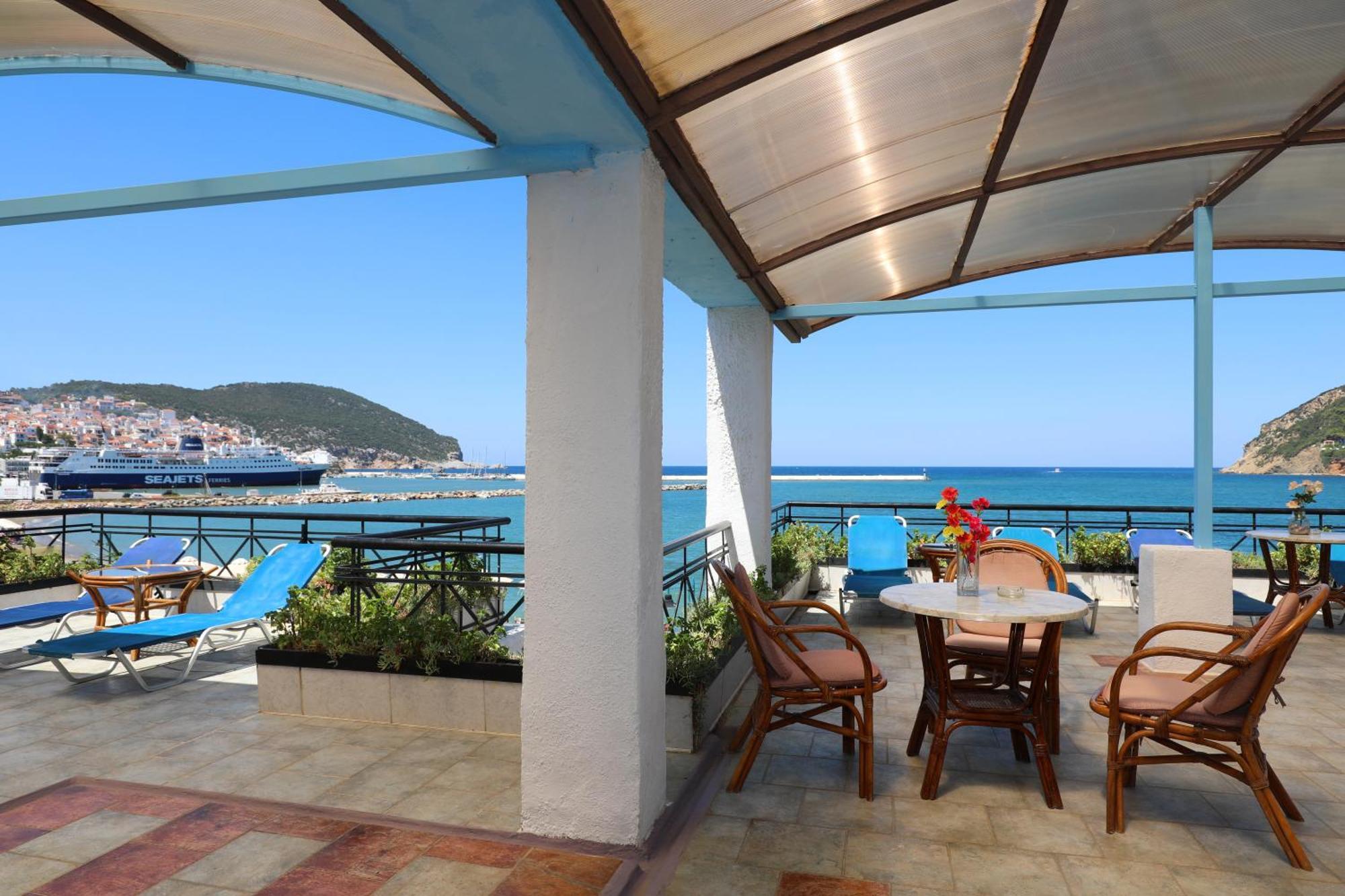 Mamma Mia Hotel Skopelos Town Exterior photo