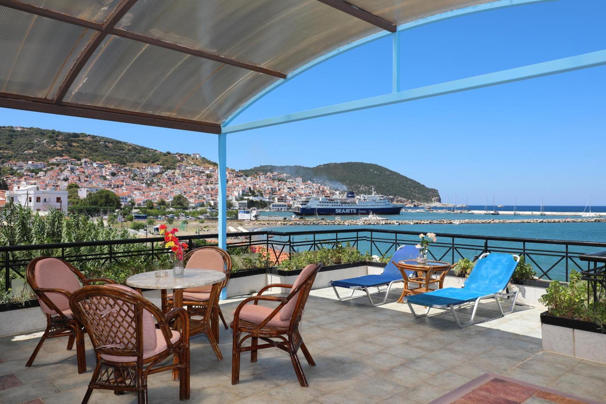 Mamma Mia Hotel Skopelos Town Exterior photo