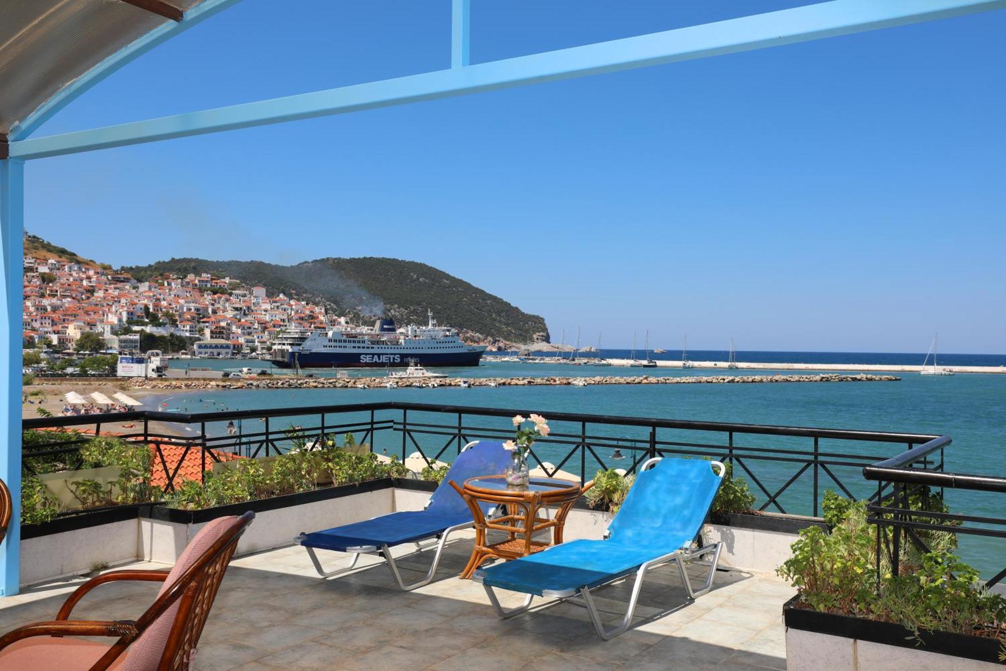 Mamma Mia Hotel Skopelos Town Exterior photo