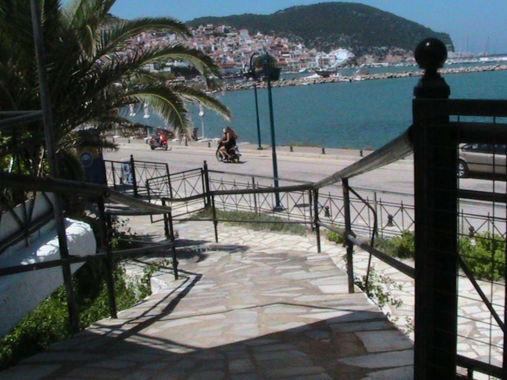 Mamma Mia Hotel Skopelos Town Exterior photo