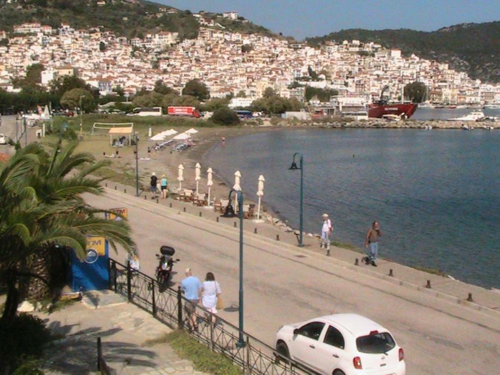Mamma Mia Hotel Skopelos Town Exterior photo