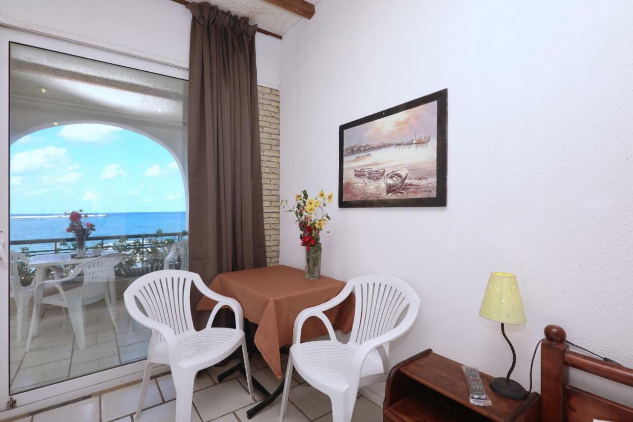 Mamma Mia Hotel Skopelos Town Exterior photo